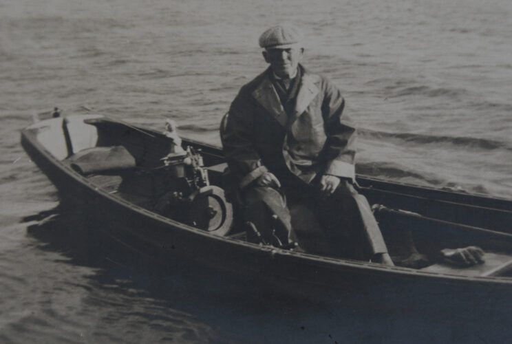 First Gas Engine on Green Lake?